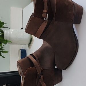 Boden Ankle Boots, Used A  Very Very Little. Sz 39.